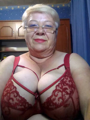 mature tits in bras porno pictures