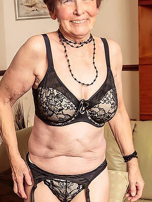 comely nude old lady pictures