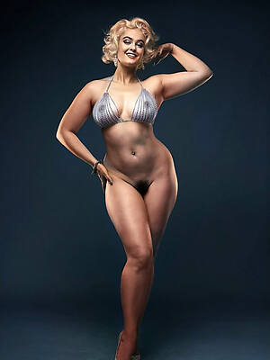 the sexy goddess classic mature nude