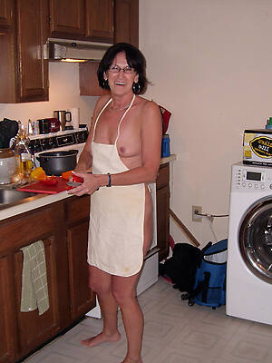 flagitious mature housewives