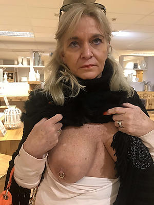 beautiful free mature tits nude pics