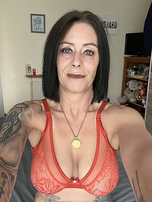 bosomy mature bra photo