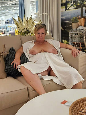 uk mature sluts full-grown home pics