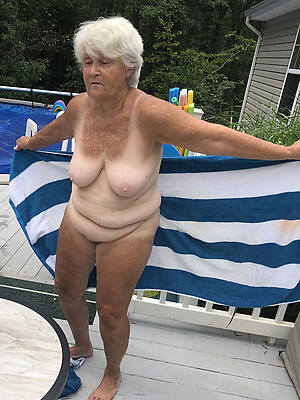 full-grown sexy grannies flaunts her pussy