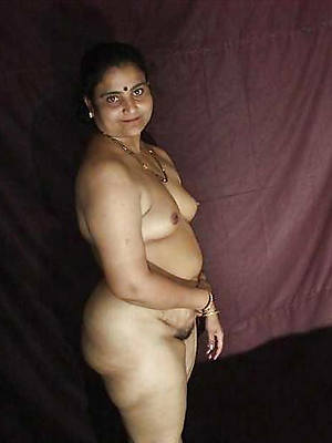 mature indian woman posing nude