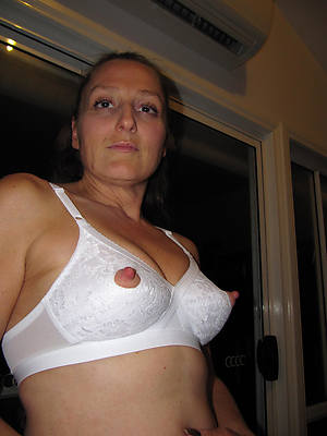 mature women nipples porn pic download