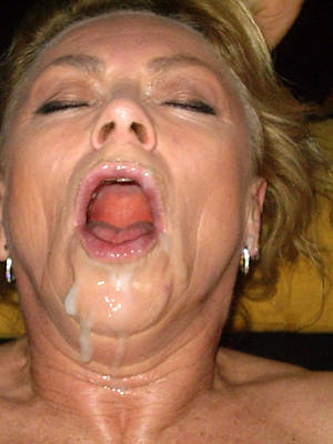 hot mature facials displaying her pussy
