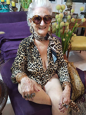 mediocre hot older grown-up granny pics